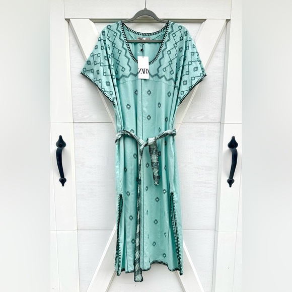 Zara Embroidered Linen Caftan Dress - Picture 4 of 6
